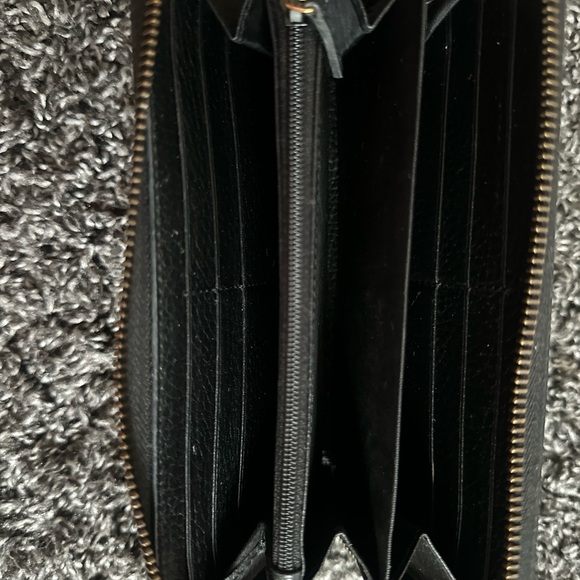 Gucci Wallet - Picture 1 of 2